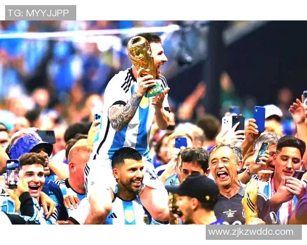 足球天王震撼登场 引领全球球迷热潮的超级巨星精彩瞬间