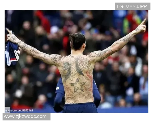 足球球星戴脖套背后的故事与伤病挑战解析